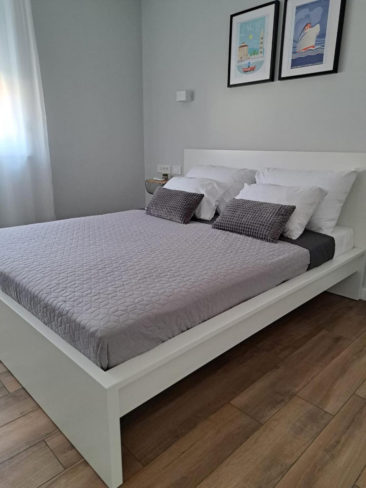 B & R Summer Breeze Apartments 宁 外观 照片