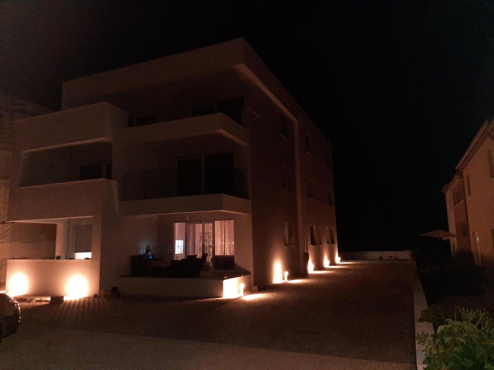 B & R Summer Breeze Apartments 宁 外观 照片
